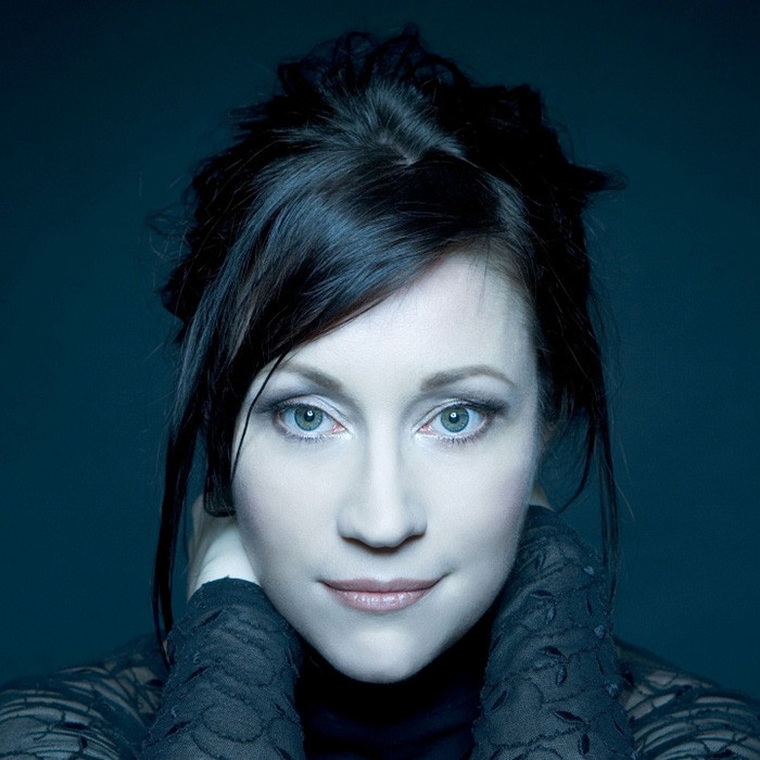 Holly Cole