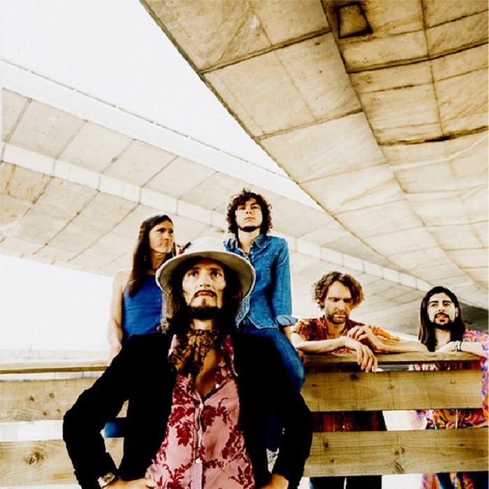 Amorphous Androgynous